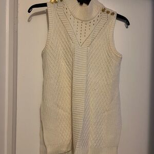 Elegant White Sleeveless Sweater